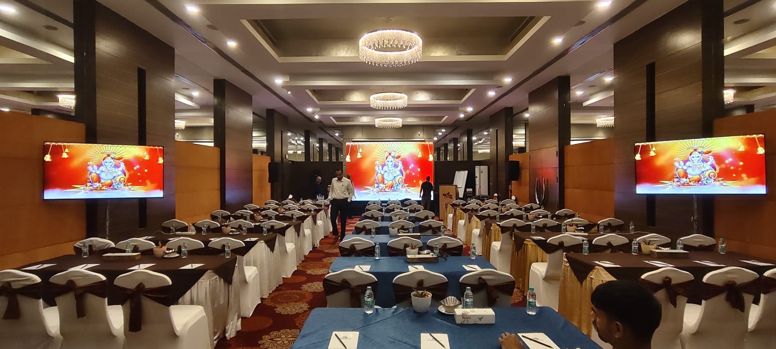 Multiple LED TVs on rent synced for a large event in Bangalore
