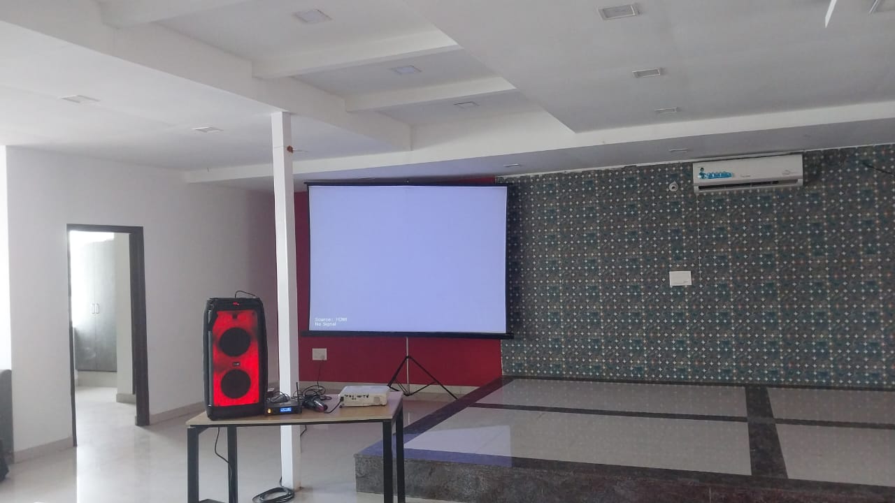 Projector and screen rental for events in Bangalore